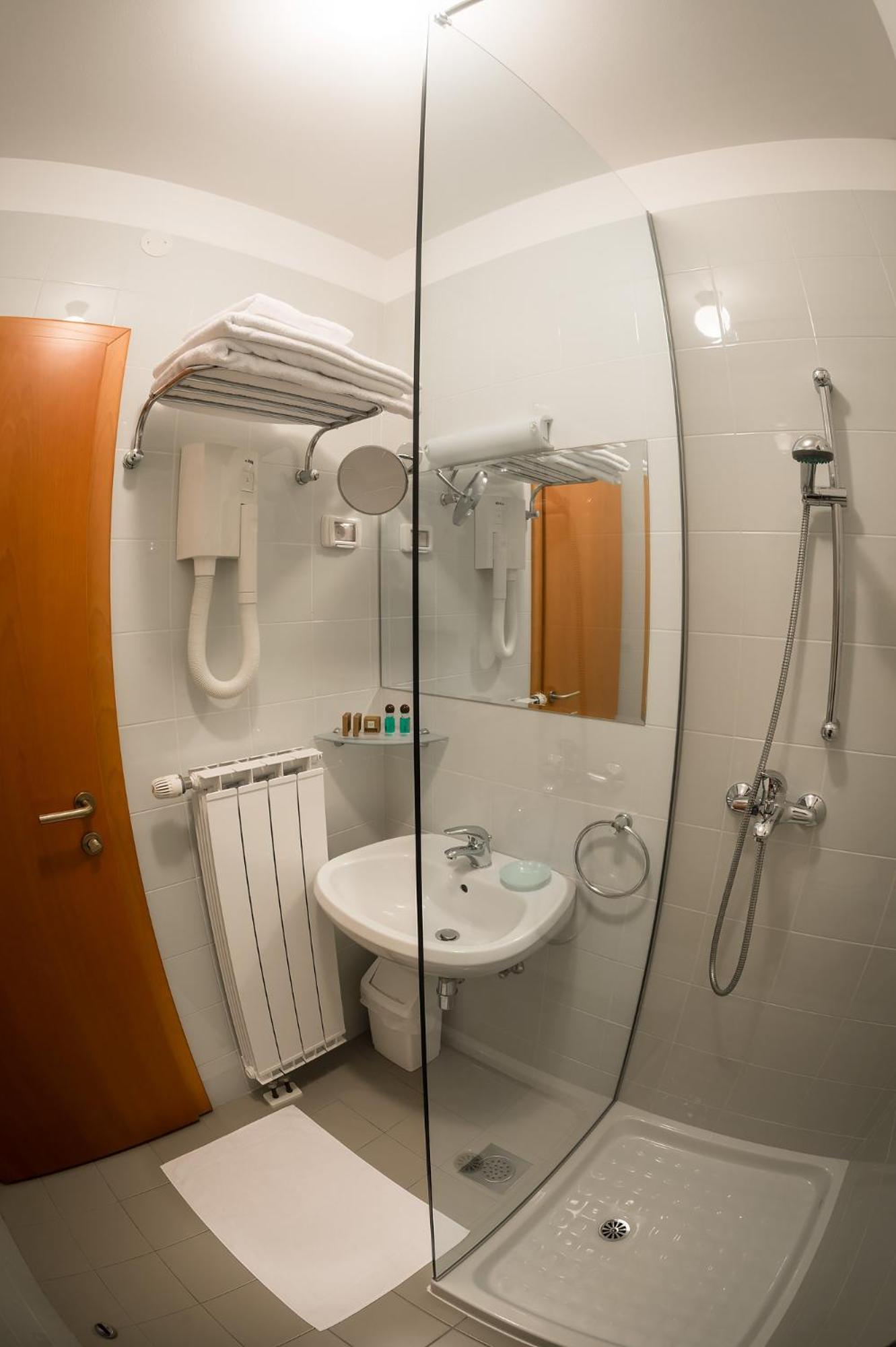 Guest Accommodation Primula โนวาโกริคา ภายนอก รูปภาพ