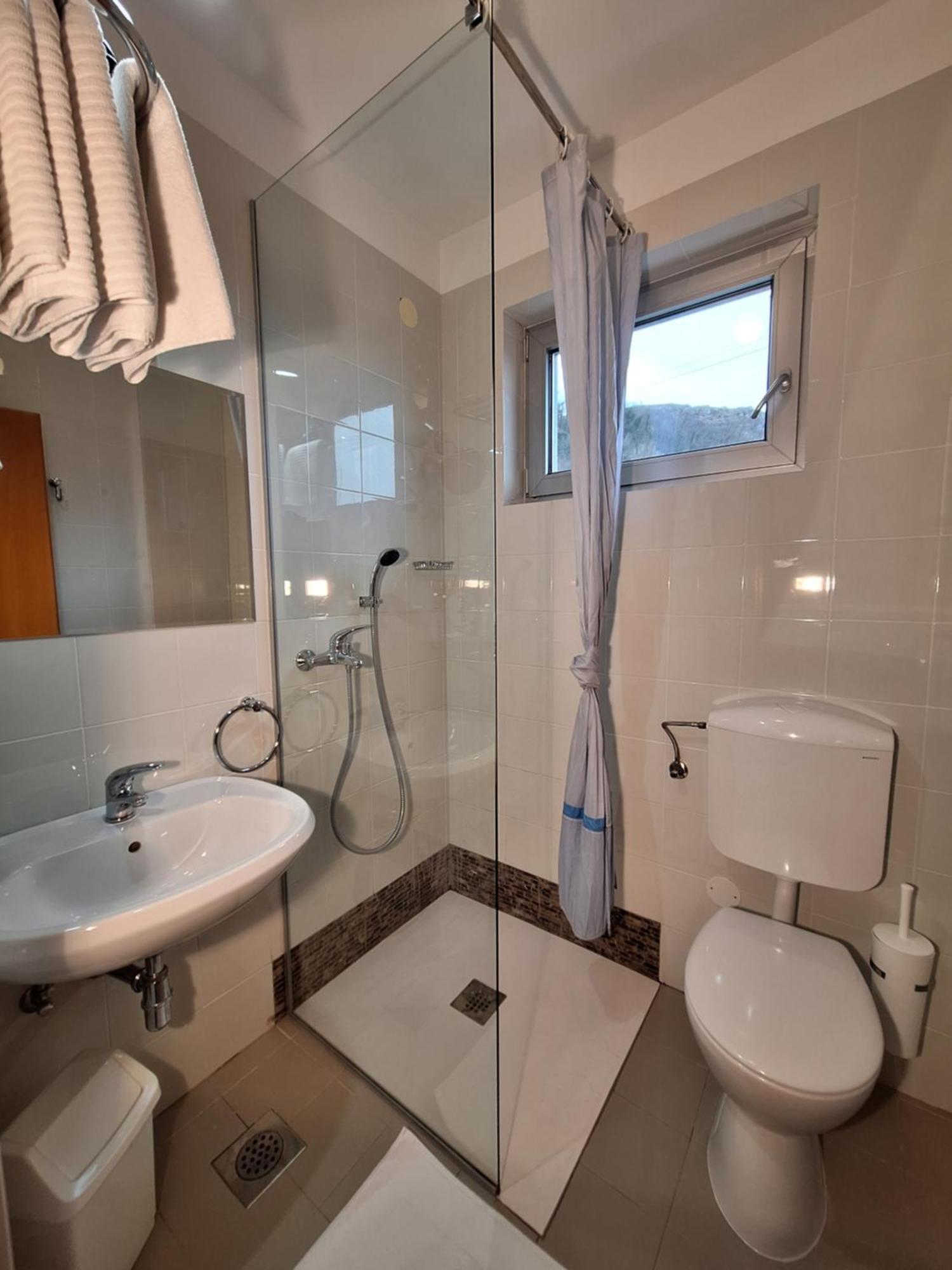 Guest Accommodation Primula โนวาโกริคา ภายนอก รูปภาพ