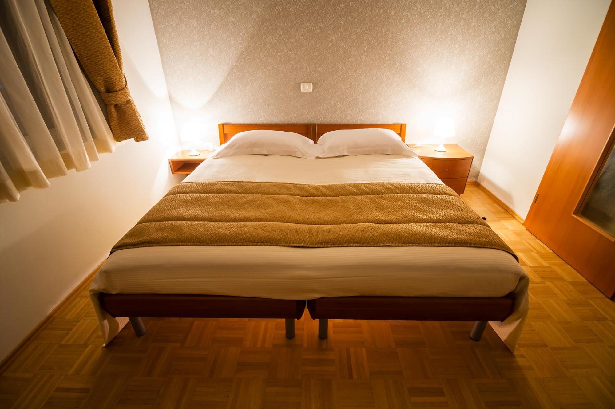 Guest Accommodation Primula โนวาโกริคา ภายนอก รูปภาพ